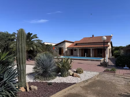 maison 4 faces sur terrrain de 1500 m²