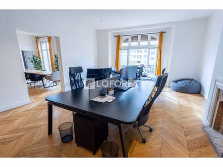 appartement 200m2 / studion 20m2 / stationnement /double destination