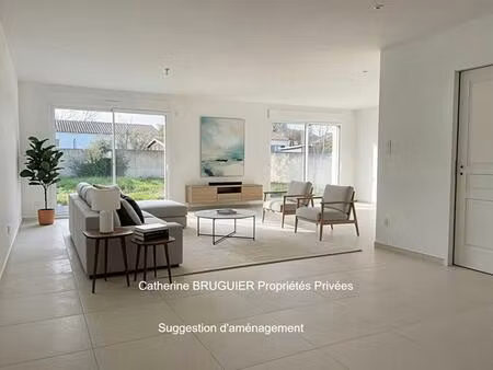 plain pied de 114 m2 - 3 chambres- garage - grand jardin clos- quartier résidentiel