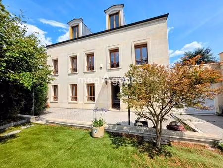maison de maitre rénovée 7 pièces 189m²-12mns rer a