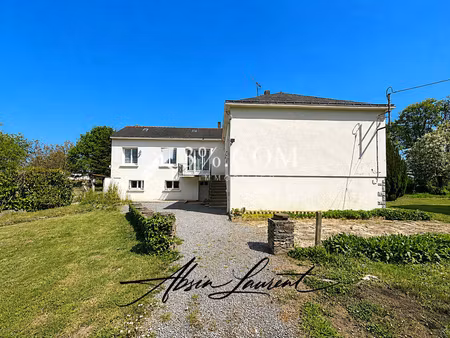 nivillac  lumineuse propriété de 139 m² env.  sur terrain arboré de 4407 m² avec dépendanc