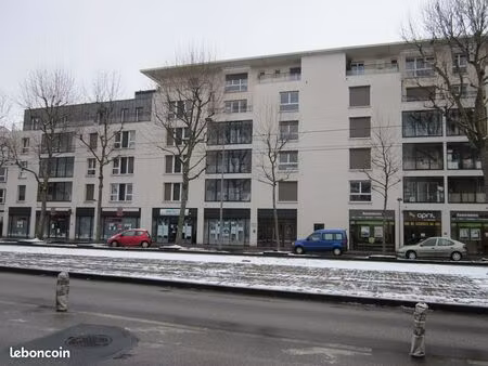 beau 2 pieces balcon parking