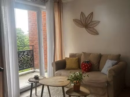 t2 récent 41 m² avec balcon et parking