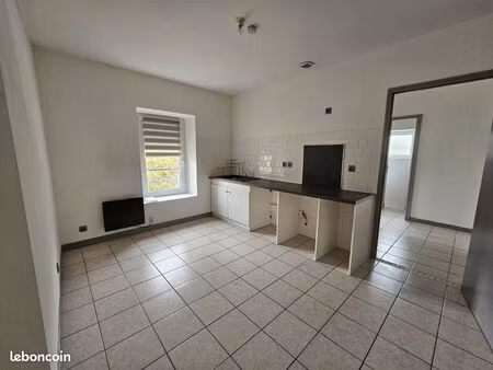 appartement 55m2 avec parking et cour collective