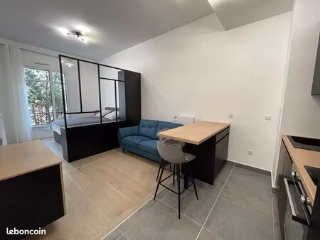 studio 1 pièce 31 m²