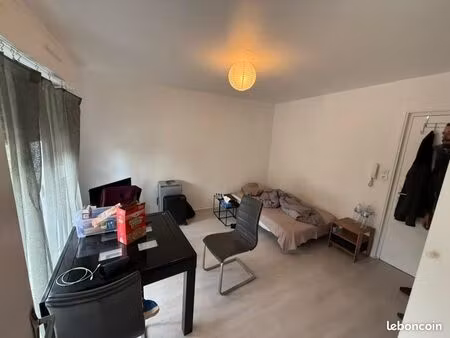 agréable studio meublé à thionville à louer sans frais d'agence