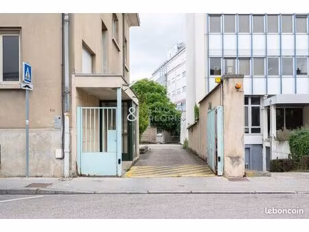 parking/box 13 m² nancy