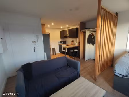 location studio meublé