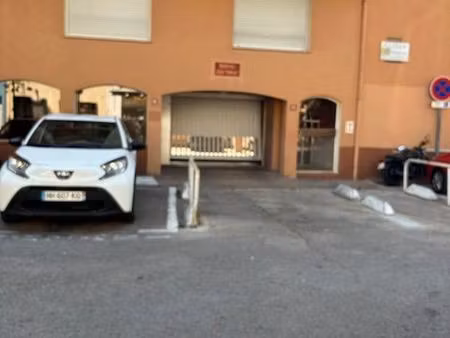 garage fermé à louer