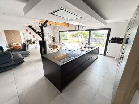 vente maison à laigné-en-belin (72220) : à vendre / 191m² laigné-en-belin