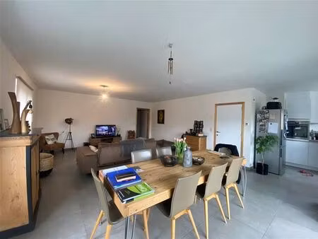 appartement à louer avec 2 chambres   celles (vbe21624)