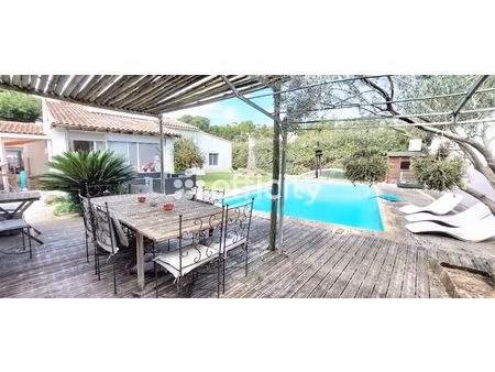maison 8 pièces - 180 m²