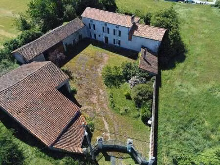 vente maison à ruffec (16700) : à vendre / 182m² ruffec