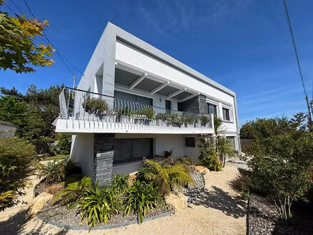 vente maison 6 pièces  145.00m²  saint