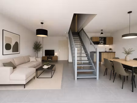 rare appartement t3 en duplex mesurant 84 m2 au sol à roques