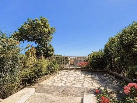 le cannet - mairie / 2 pieces a renover - terrasse - possibilite garage