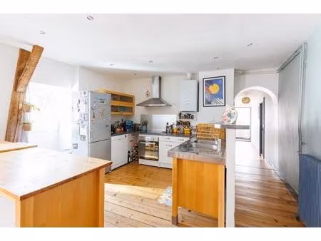 bel appartement de 3 pièces de 89.66 m2 - orthez centre-ville