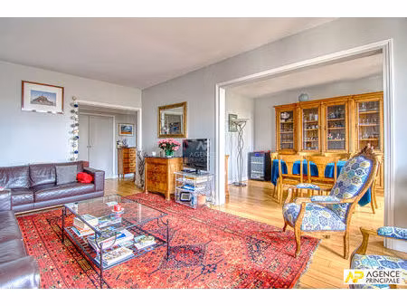 versailles avenue de paris appartement 7 pièces 139 m² au sol situé au 4ème et dernier éta