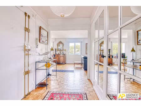 versailles notre-dame boulevard de la reine appartement 5 pièces 103 m² situé au 5ème et d