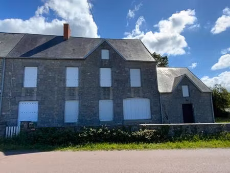 maison en pierre à rénover 98m² + dépendance