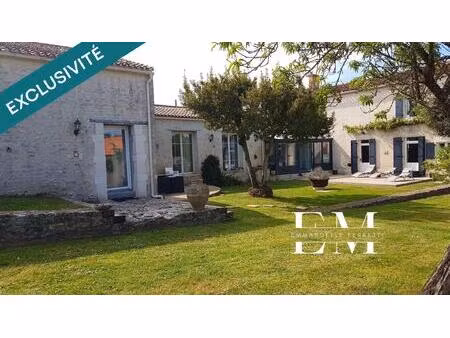 propriete de charme en pierre- 300 m2 habitalbles sur terrain paysage et agremente en frui