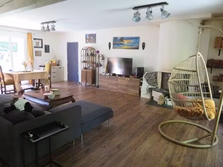 maison au calme avec grand jardin et garage