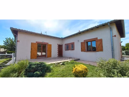 maison traditionnelle t4 de 112 m2 avec garage sur un terrai