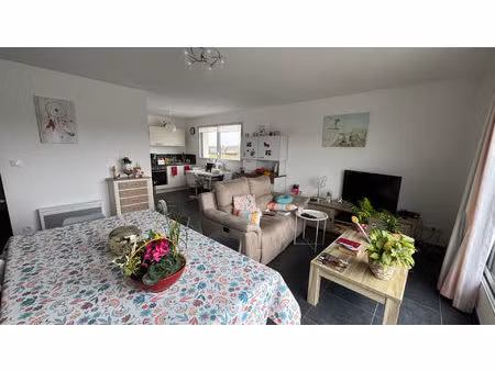 appartement t3 avec grande terrasse / n° 6835