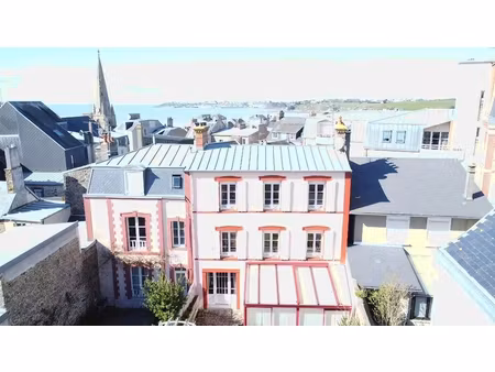 maison d'environ 177m² dans le centre de saint pair sur mer