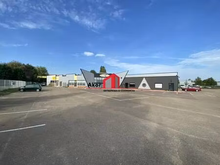 location commerce moneteau 89470 270m²