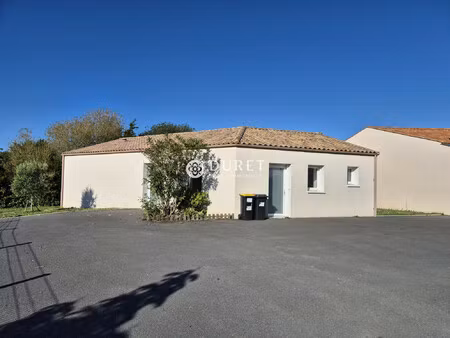 maison de plain- pied proche centre de l'aiguillon sur vie