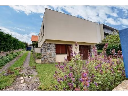 exclusivite clermont-ferrand   villa au coeur de la glaciere