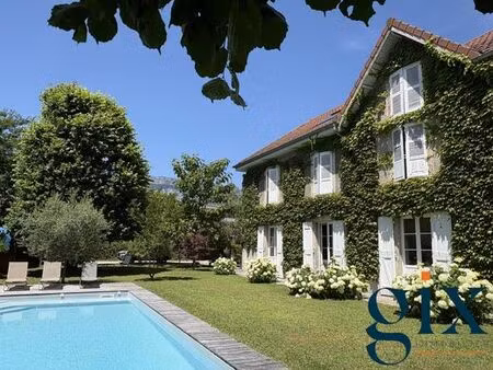 prestigieuse maison en vente gières  france