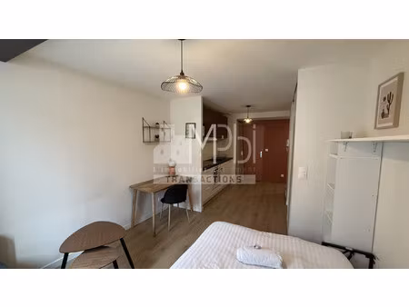 studio entièrement rénové  vendu meublé