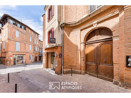 ancien hôtel à rénover dans le centre historique