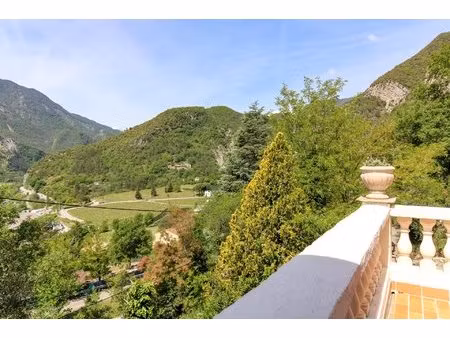 villars sur var//maison 176 m²//7 pièces//terrain 20 000 m²