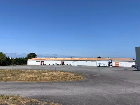 local 1200 m² - beauvoir sur mer (85)