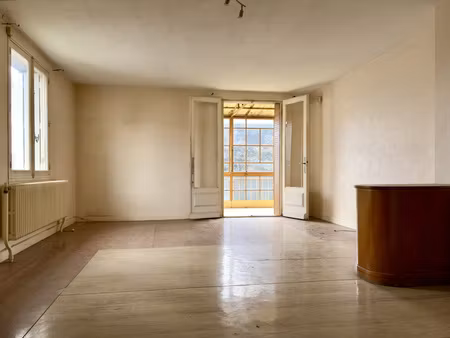 appartement t4 env. 120 m² + terrasse/véranda + 110 m² de jardin + 2 parkings - tain-l’her