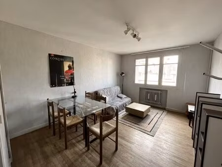 location appartement 2 pièces 43m² rodez 12000