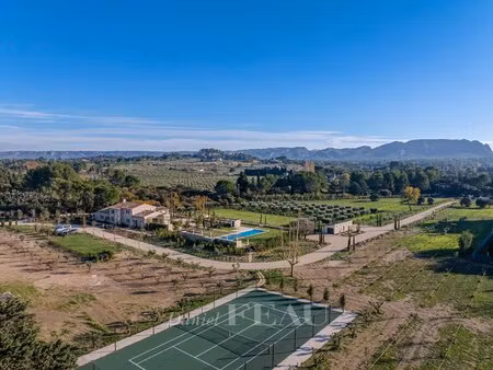 eygalières - propriété d'exception entièrement rénovée