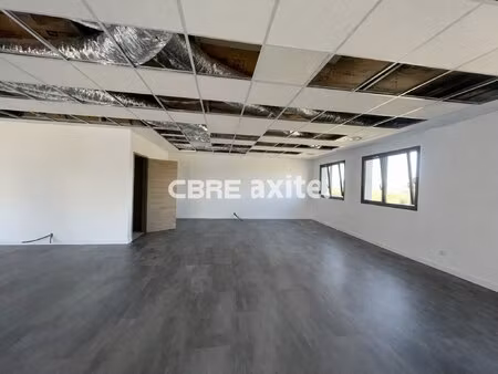 location local professionnel 97m² seynod 74600