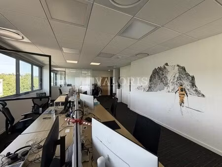 location local professionnel 293m² limonest 69760