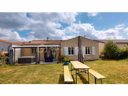 maison de 96 48 m² à saintes
