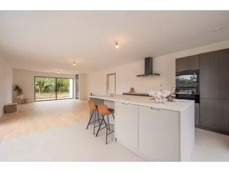 wonen in alle rust  unieke koopkans midden het centrum in sijsele (damme).