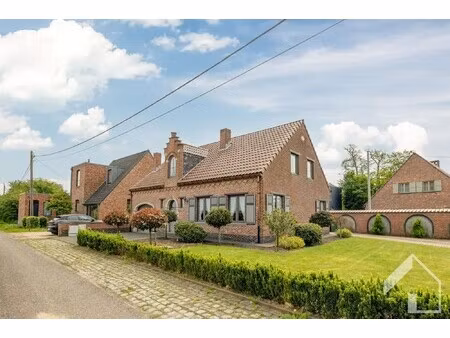 woning met veel potentieel op een aangename locatie!