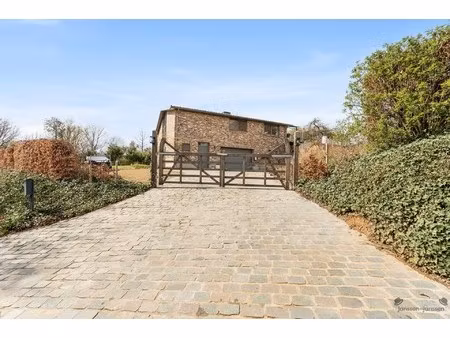 unieke landelijk-moderne villa met adembenemend uitzicht aan troostembergbos
