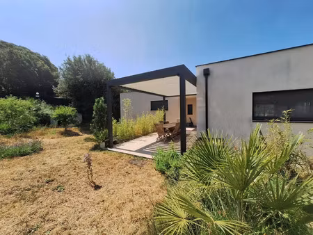 villa contemporaine t5 récente 230 m2 proche d' ajaccio