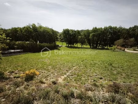 terrain de 1 200 m² à roumoules