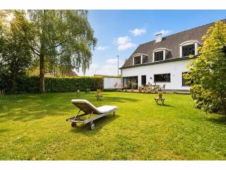 charmante burgerwoning met 6 slaapkamers en praktijkruimte (aparte toegang) te koop in wev