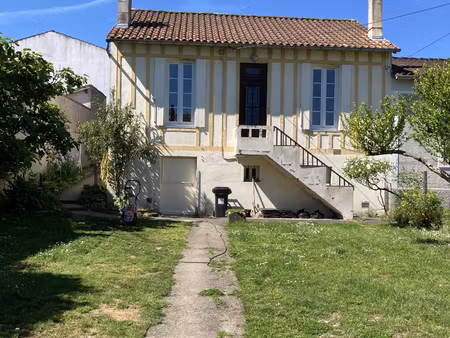 a louer à cognac- maison de ville - 4 pièces - 70m2 - jardin